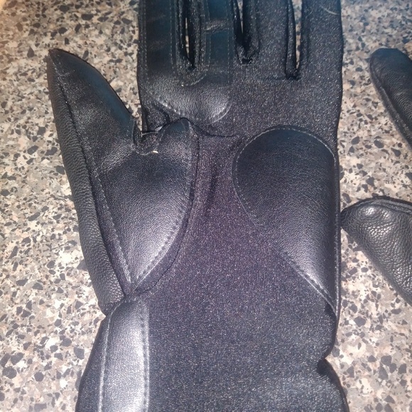 Warm touch screen gloves. - Picture 2 of 3
